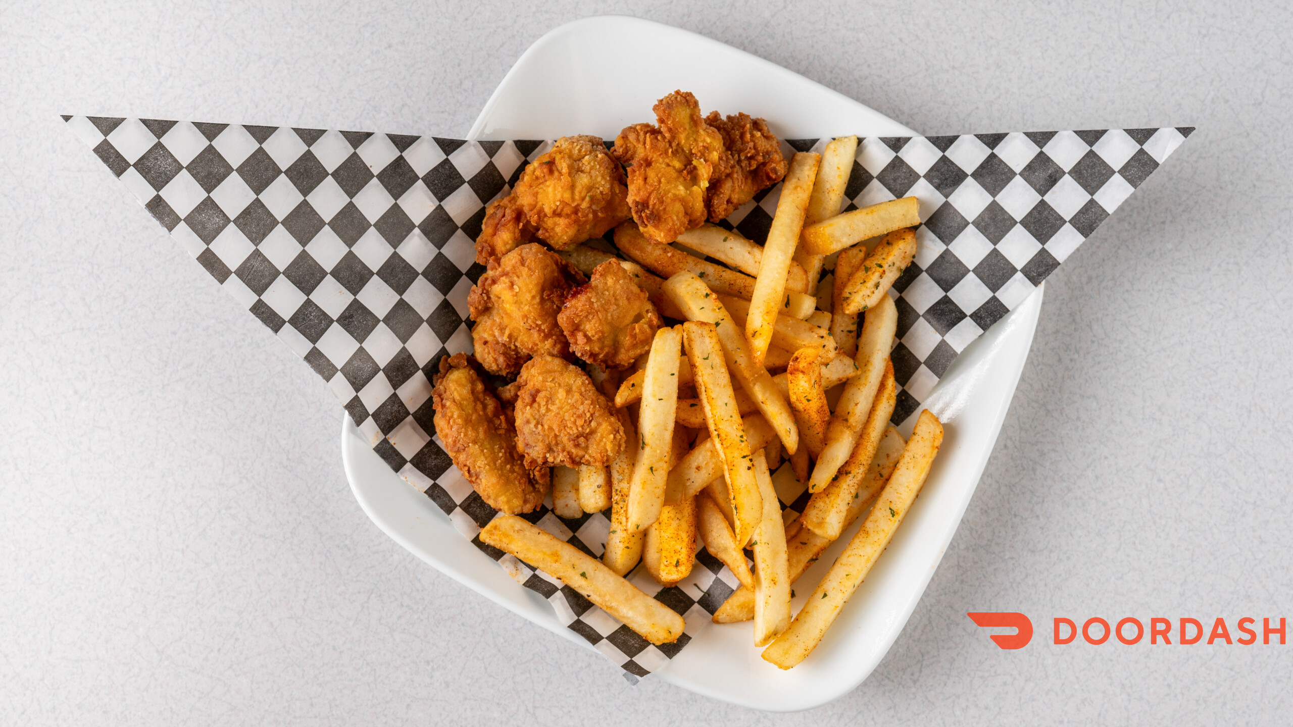 Kids Chicken Nuggets (6 pc)